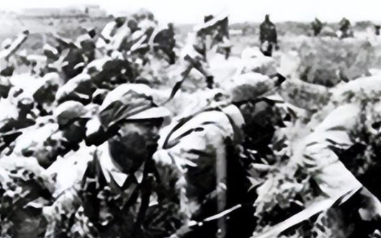 逼日军焚尸撤退！这支穿草鞋的陕西杂牌军赤脚雪地奔袭，竟以1比4罕见战损比在晋南谷底重创小日本精锐…