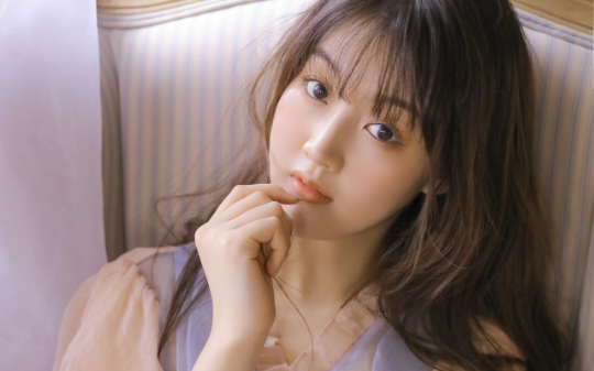 男朋友以为我家破产要跟我分手，回到豪门后，我让他真破产。