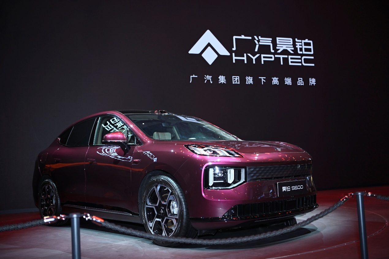 欧文为啥为这款 SUV 点赞？昊铂 S600，满配实力太能打