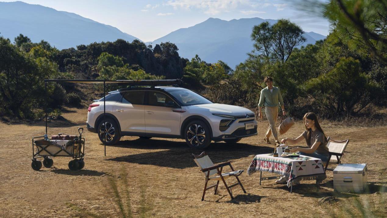 一口价11.37万起，配置全面提升，新款凡尔赛C5 X上市