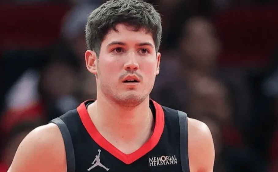 这就是谢泊德季后赛面临的尴尬

今天马刺防谢泊德防的太好了，球都拿不住了，一串失