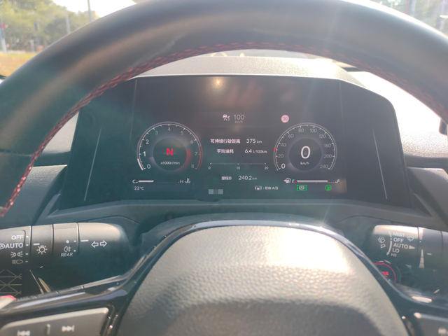 雅阁十一代高速平均油耗
速度定120-125之间，平均转速在2000r范围，高速