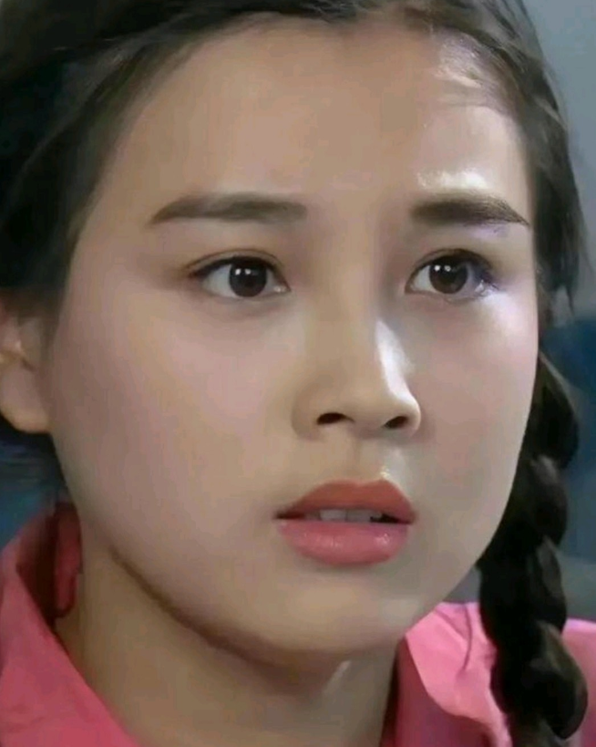 大家还记得这位女演员吗
她今年56岁，土生土长辽宁人，毕业于吉林艺术学院。她明眸