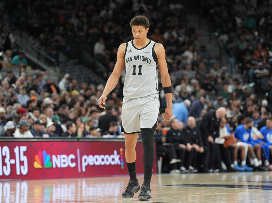 卡特布莱恩特，能留得住吗？感觉身高198打前锋有点不够用，他的位置很尴尬