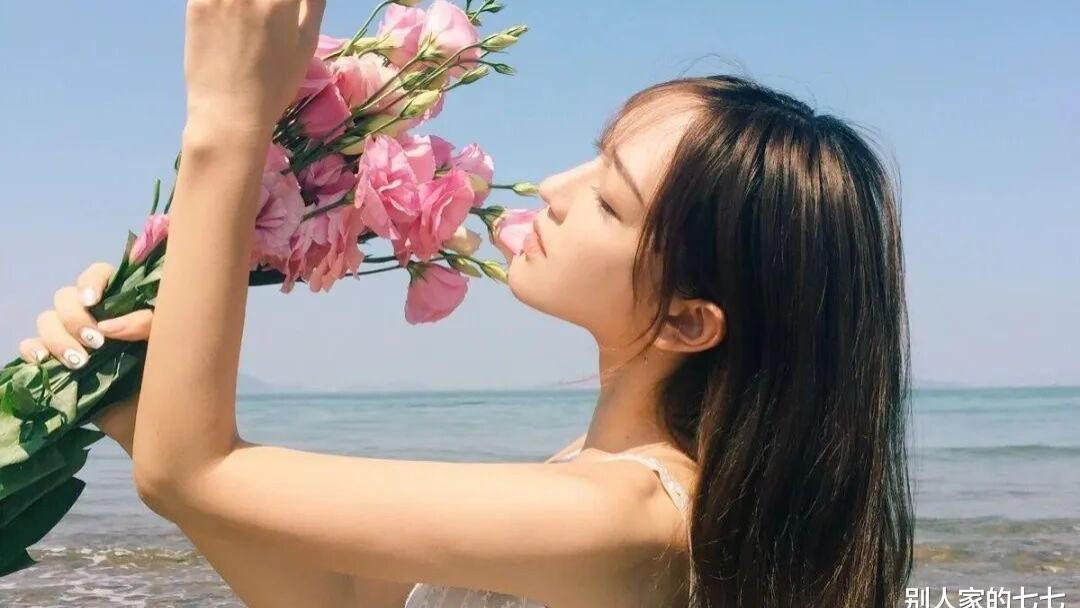 女人偷偷喜欢上你，往往不会说“我喜欢你”，而是会说这些