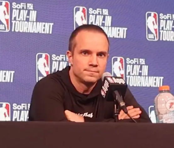 NBA附加赛，勇士对阵太阳。太阳主帅乔丹-奥特接受了记者采访，奥特表示，马克-威