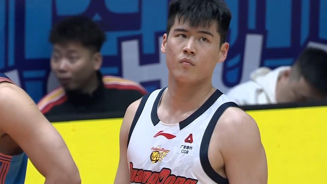 狂胜四川48分！陈家政值得先发，广东5人满分，有1人还打出夸张数据