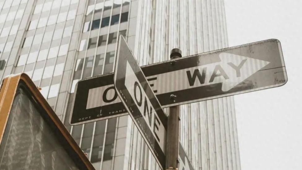 红包砸向AI入口，一场被错估的争夺战？