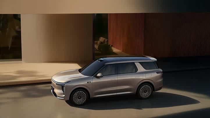 智己LS8官图发布，纯电续航最高335km，定位中大型SUV