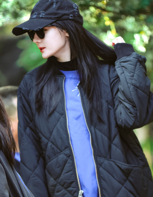 思念溶于海洋，星河凝聚爱意化成滔滔不绝的海水绵延长存