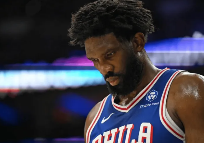 NBA常规赛全场战罢，历经1个加时76人以128-122战胜火箭。
本场比赛，7