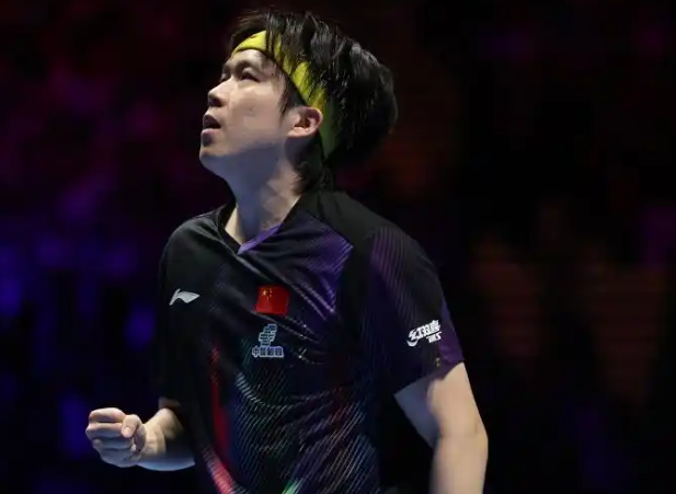 王楚钦首夺男单世界杯冠军！
本届澳门世界杯，国乒只有王楚钦一人挺进了8强，从1/