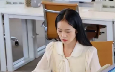同事天天在办公室吃螺狮粉和臭豆腐，把我的鼻炎刺激到痛不欲生，我听信网友的话点燃一把艾草，她哭着求饶…