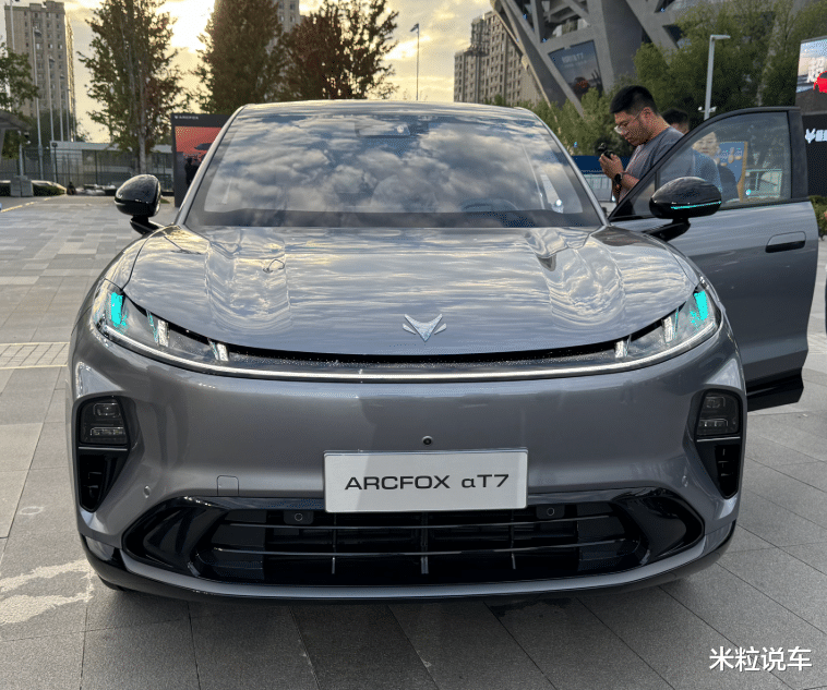 宁德时代、华为乾崑智驾和800V都有！13万级中大型SUV来