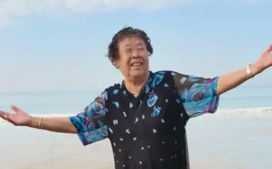 老奶奶被儿女送到养老院