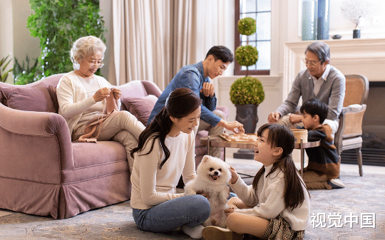 照顾植物人丈夫8年，小姑子要卖我婚房分300万，我掏出一张纸全家傻眼