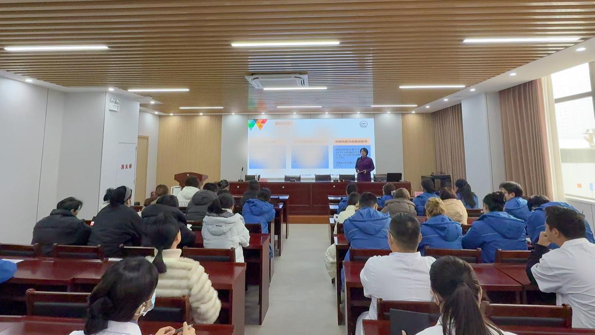 关注隐形痛苦：郑州心理咨询专家潘新凌解析青少年“躯体化症状”