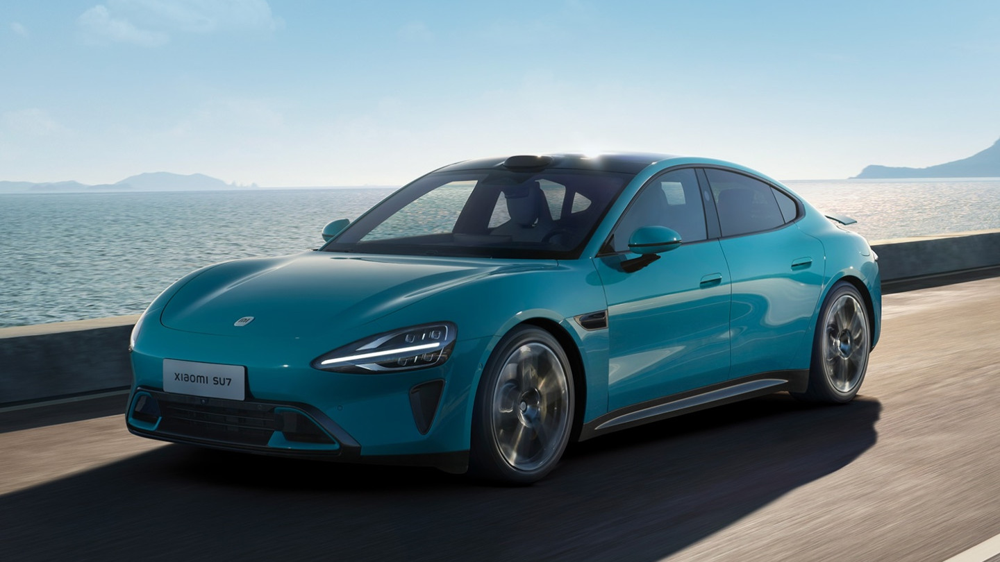 炸锅！小米SU7口碑翻车：转向异响+电池惊魂，年轻人的“电动爹”实锤了？