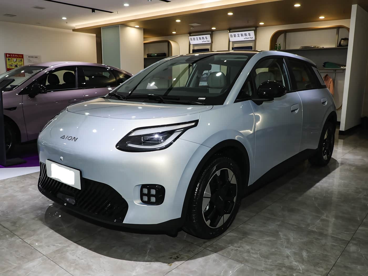 纯电小型车成四门mini“接班人”！不足7万起外观精致，续航