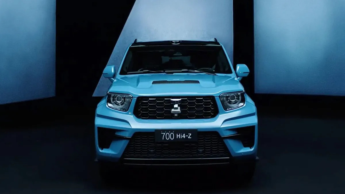 坦克700 Hi4-Z实车亮相，搭2.0T插混长续航，外观/配置优化升级