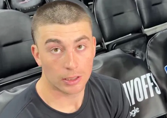 NBA季后赛G3，凯尔特人（1）对阵76人（1）。
凯尔特人球员佩顿-普里查德接