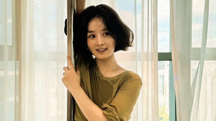 翻到赵丽颖的舞蹈训练图，只想说一句不愧是你