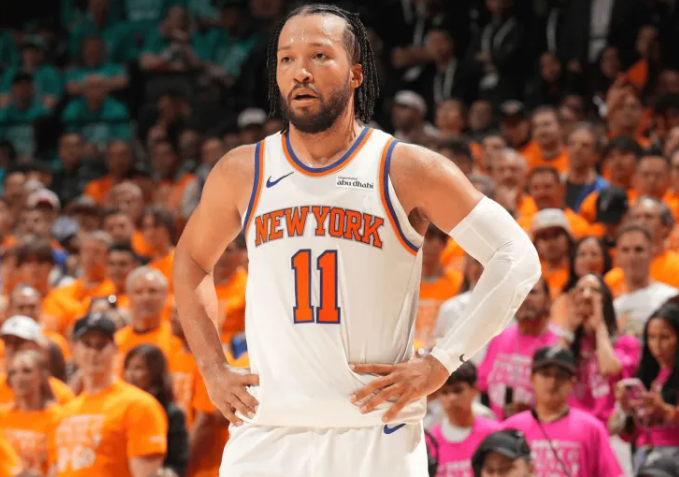 NBA总决赛第五场赛后，小托马斯更推：杰伦-布伦森，谢谢你！！！你挪去了联盟对小