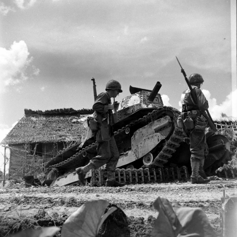  1944 年 11 月，菲律宾被美军摧毁的日本 89 式中型坦克。 