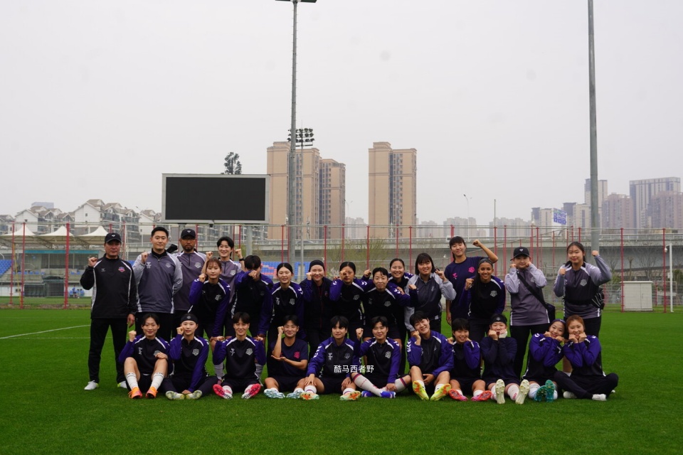 水原女足来了，今天水原女足已抵达武汉，开始了亚冠八强赛前的准备，比赛将在3月29