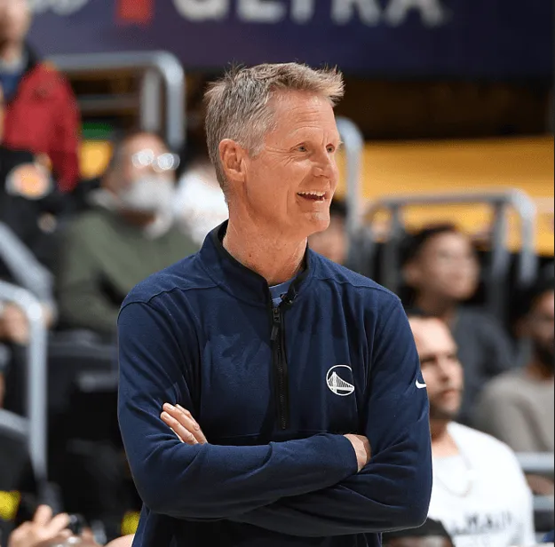 NBA常规赛勇士118-124不敌国王。赛后，主帅科尔接受了采访。

科尔表示，