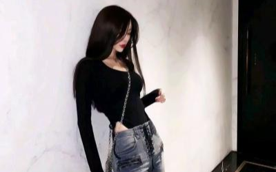 大巴上被泼奶茶骂废物，我没吭声换了商务专线，二十分钟后那男的老婆哭着打来电话...