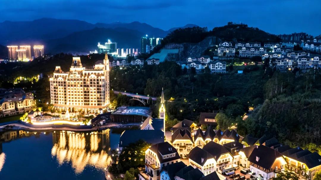 将奥地利童话小镇，种进岭南山水里 | 大宸设计·五矿哈施塔特