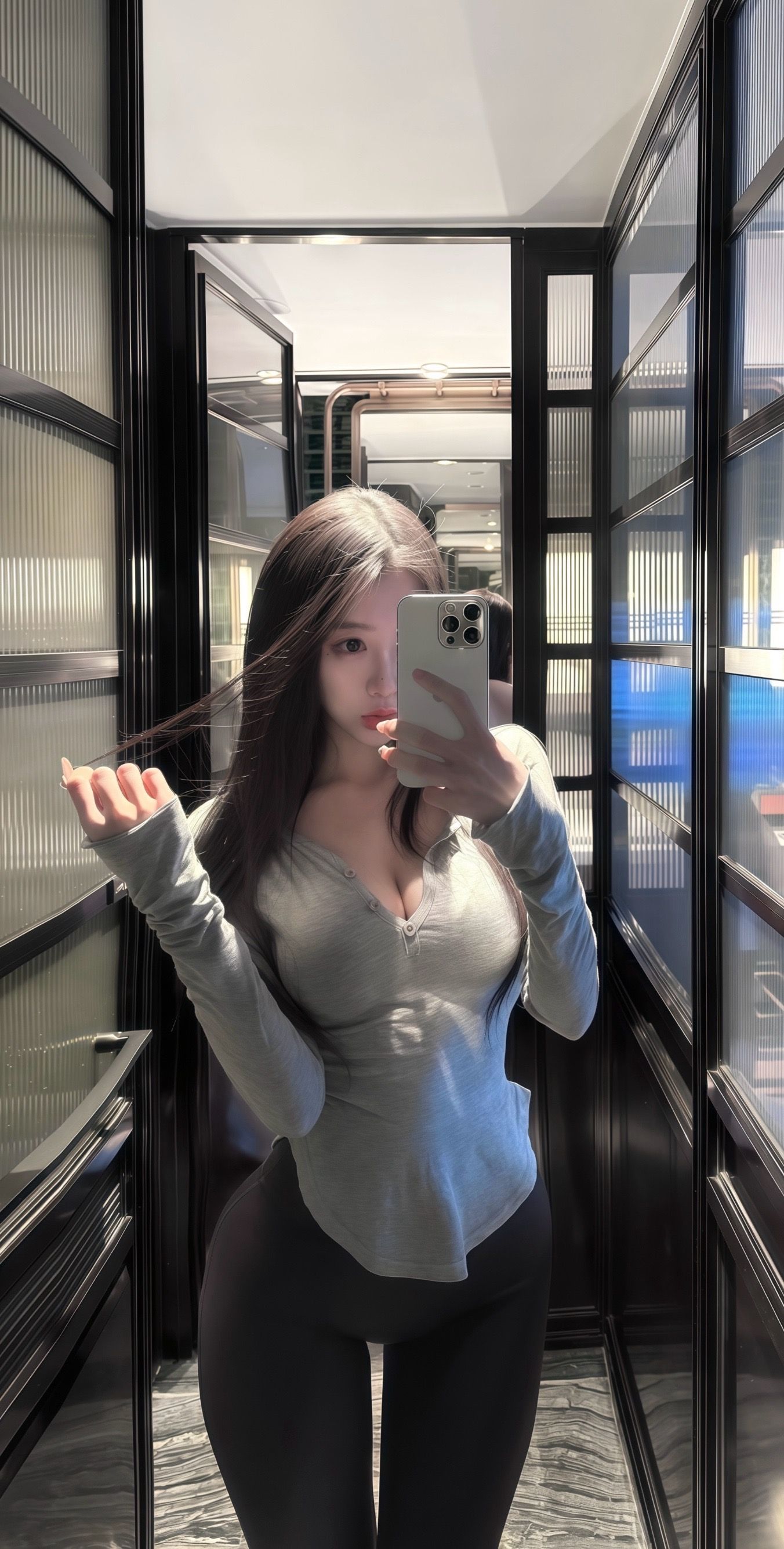 谁想要和我一起挤电梯？