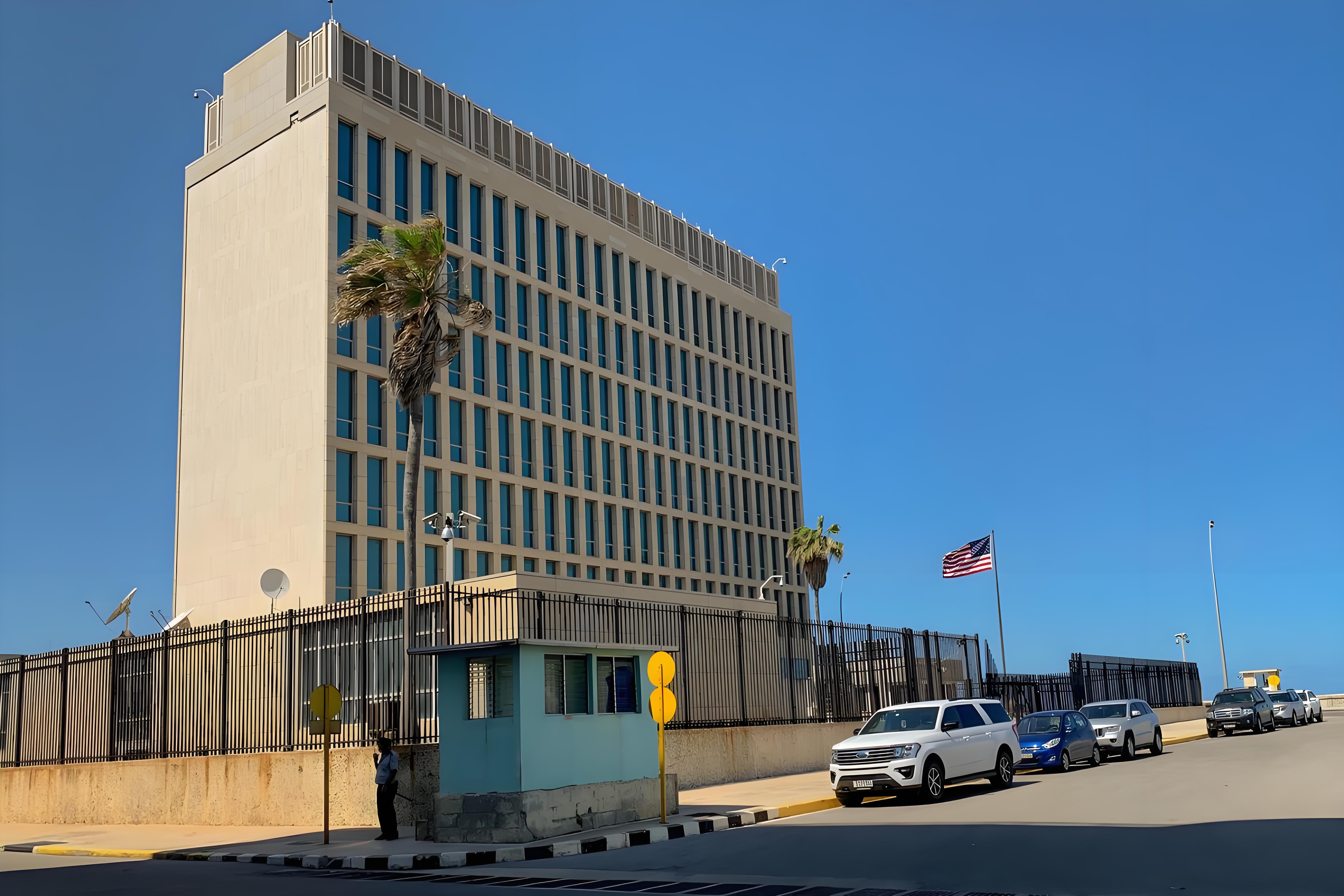 解气！美国在古巴的使馆想要买柴油却被拒绝，古巴政府回了句，不要脸。

刚看到《华