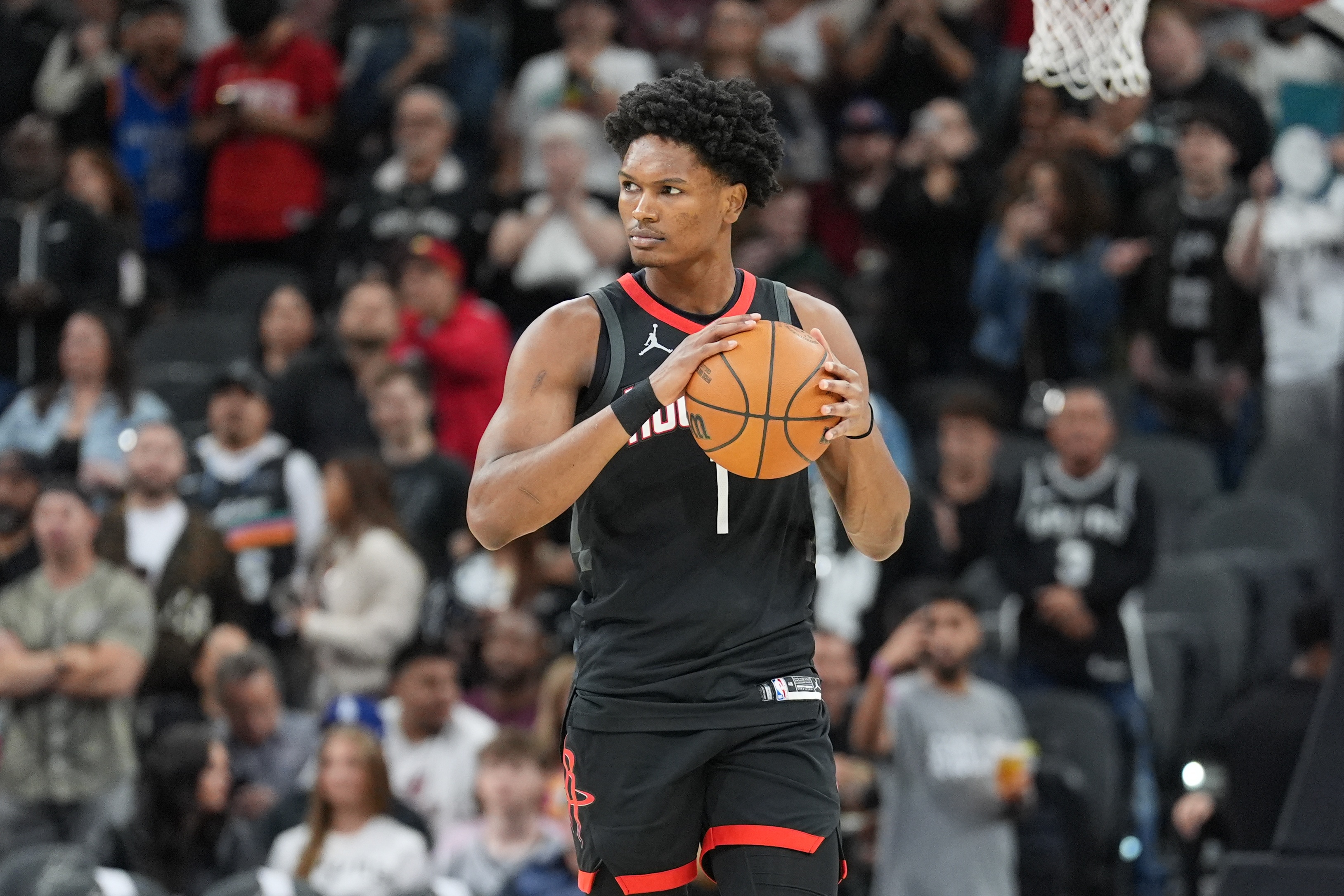 火箭队已经8连胜，北京时间4月10号上午，火箭队战胜了费城76人队。本场比赛一波