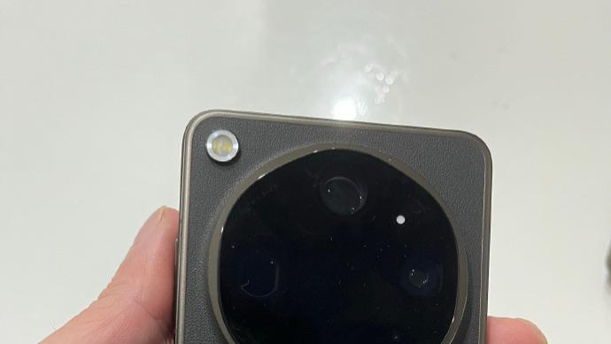 嘻嘻~刚拿到Find X9 Ultra……