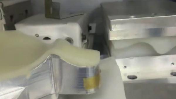 60A硅胶粘铝板用什么胶水牢固不发硬？