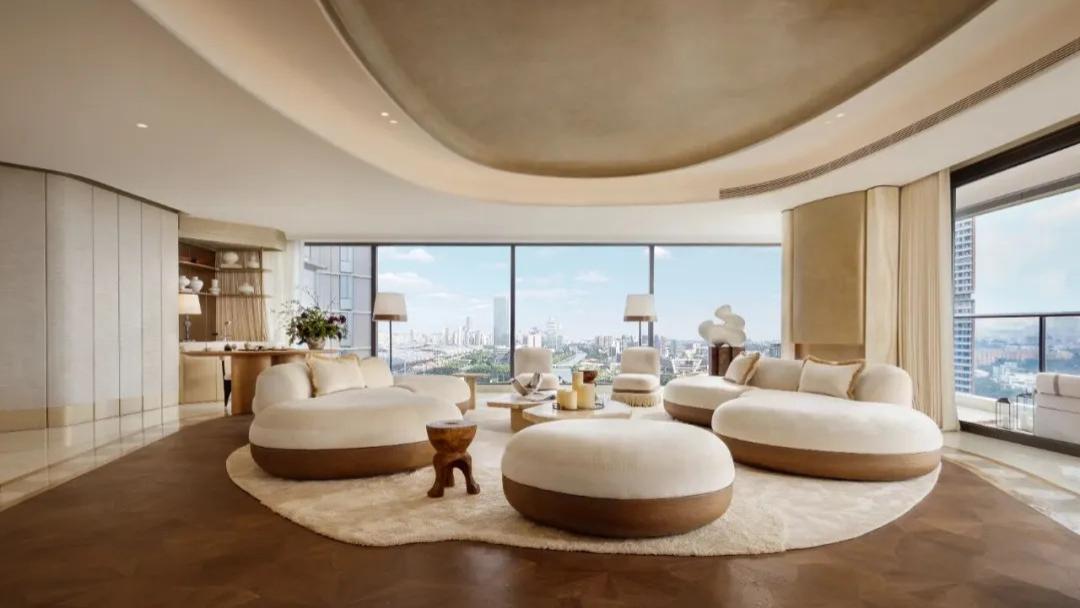 豪宅这么卷，为了出圈，开发商头发都想秃了