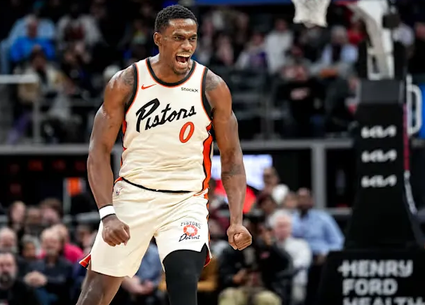 NBA记者Keith Smith报道，一家联盟消息源透露，活塞已经向杰伦-杜伦提