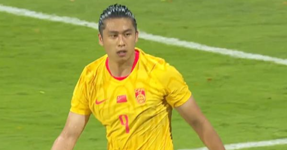 国安队球员塞尔吉尼奥，张玉宁双双建功，昨天晚上的2比1比分，是国足在客场挑战新加