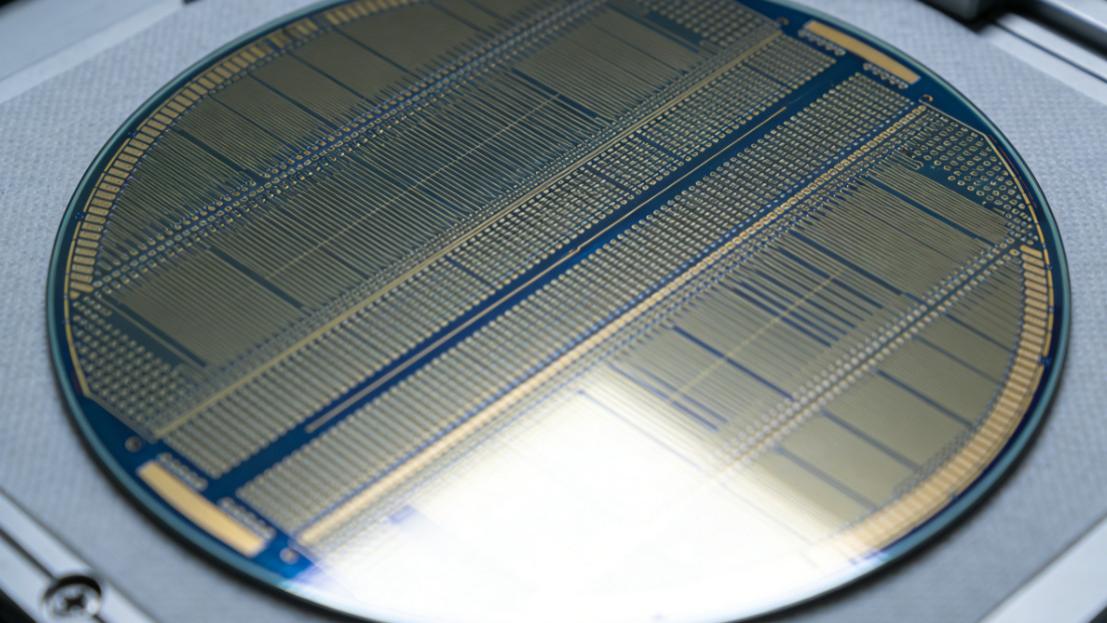 巨头退场与需求重构：全球8英寸晶圆产业的当下与未来