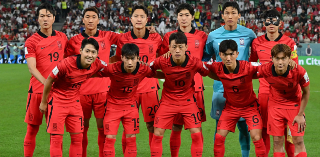 韩国队措手不及！
由于输给南非队，韩国队能否晋级32强需要看对手的脸色！然而让韩
