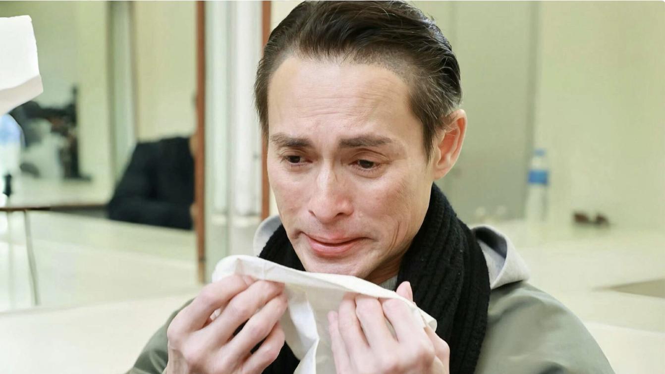 海俊杰走出丧妻阴霾，复出开工，状态好很多，不像之前那么消瘦了