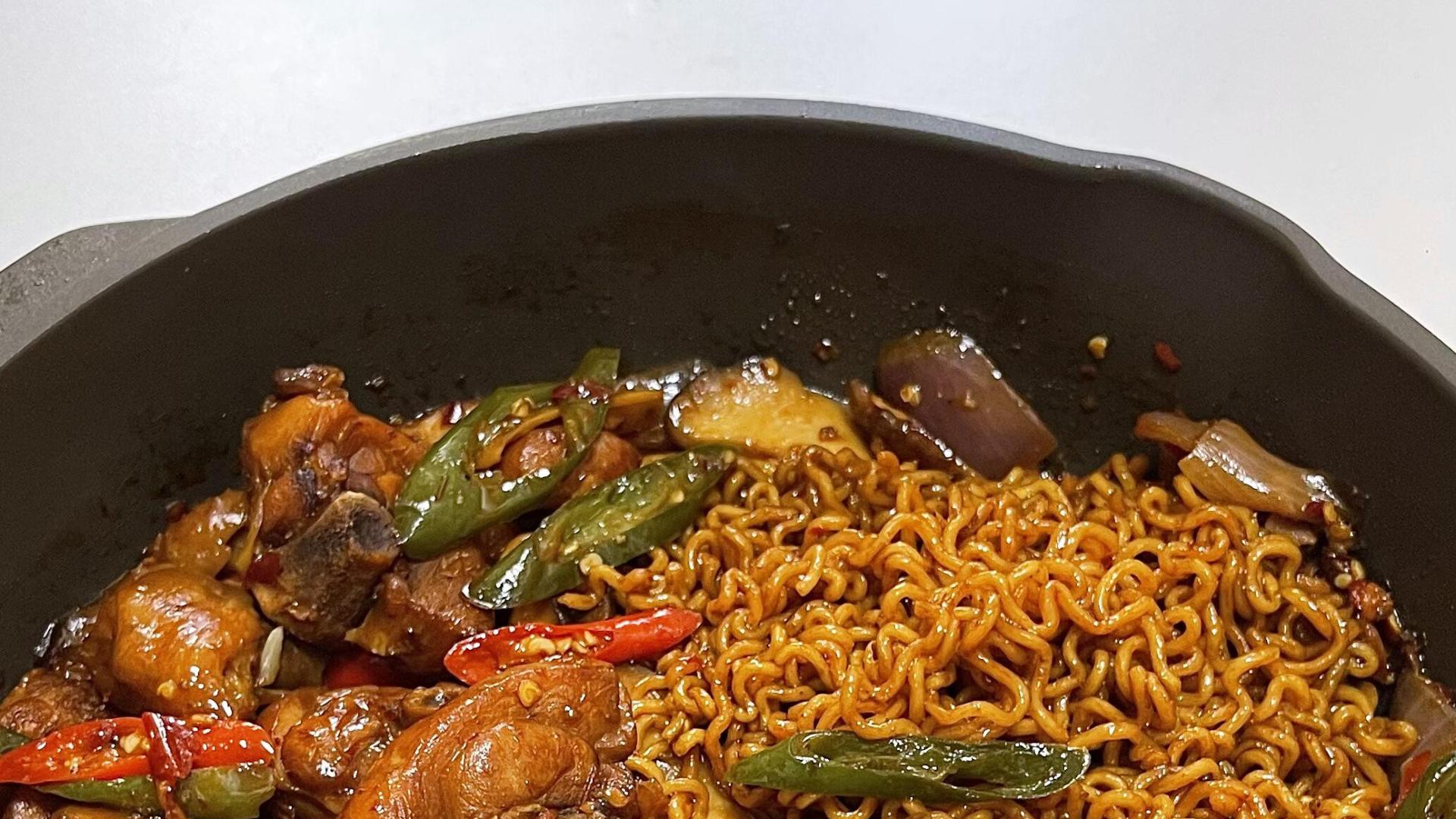 家庭版鸡公煲的保姆级教程，软烂入味，酱香浓郁超下饭，在家就能做出正宗的鸡公煲。