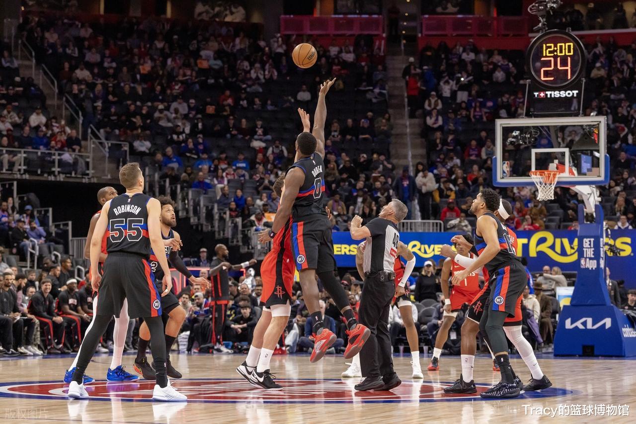 三分里程碑！杜兰特32+7+3打爆活塞！火箭探花奇兵，阿门完