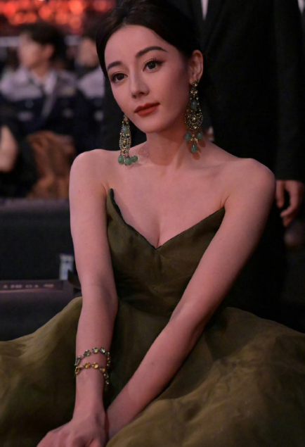 大海沉浸你所有烦恼，我将奔赴与你