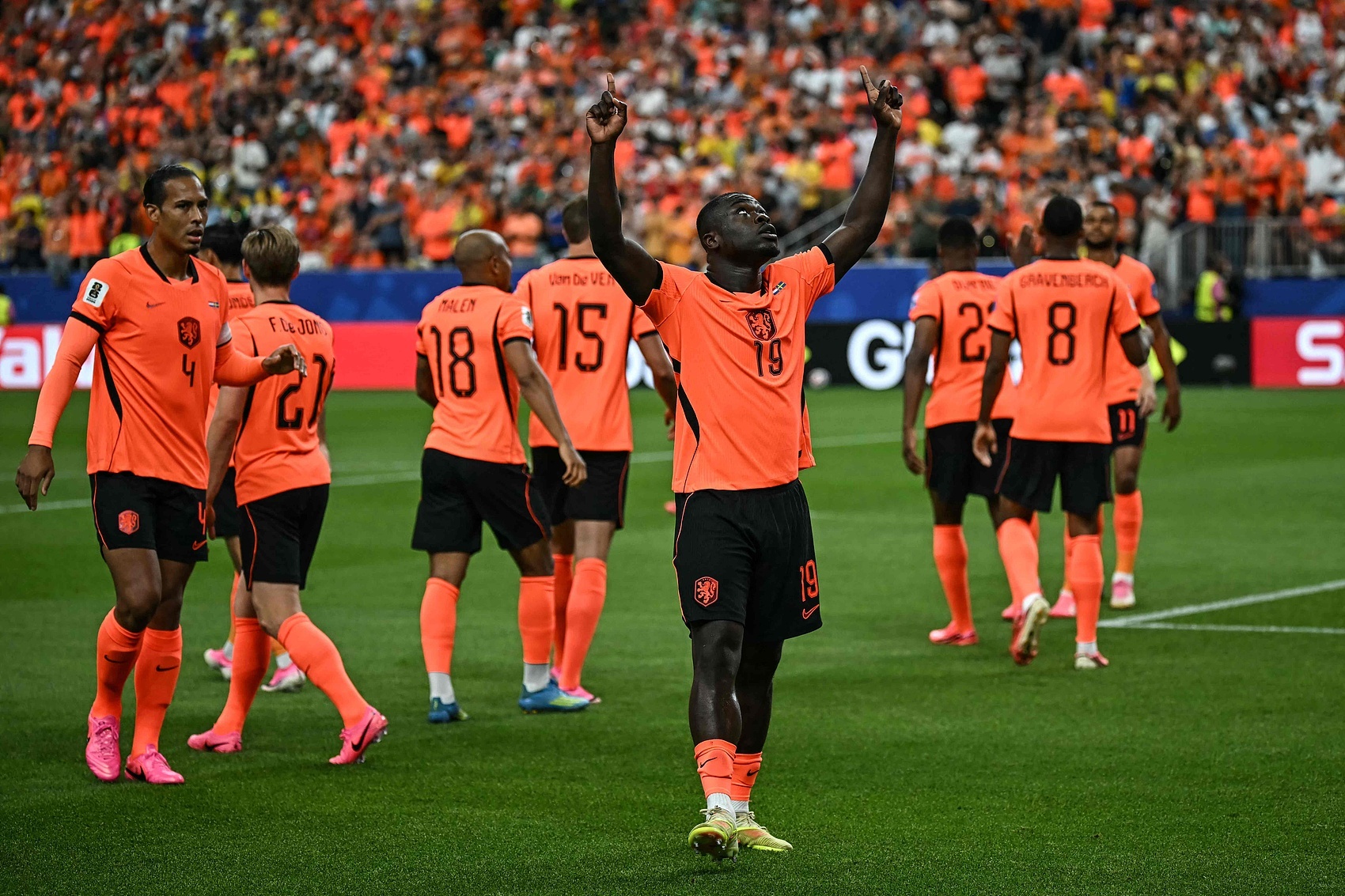 🇳🇱荷兰5-1瑞典，忍不住想说3点！
1.其实双方实力并没有比分这么悬殊，瑞