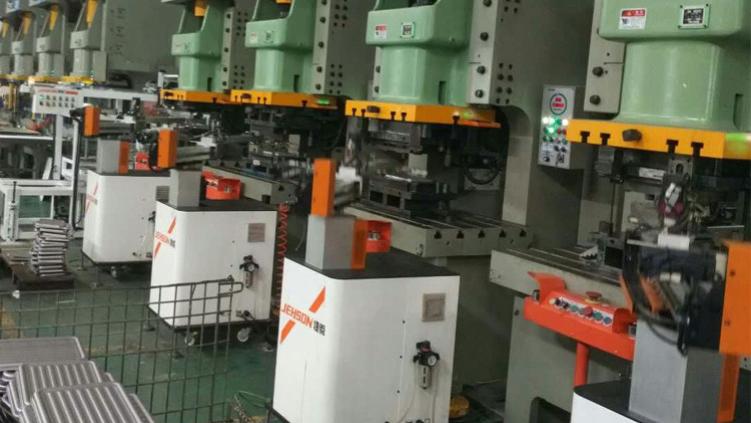 冲压自动化设备保养技巧，避开4大误区，产线少出故障多赚钱