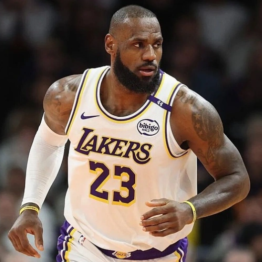 湖人连胜时就有不好的预感

湖人连胜那段时间我每次最先关注的就是谁首发。连续那么