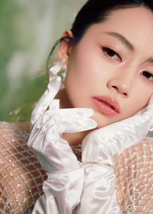 刘惜君的耀眼小妆造，这感觉也是相当可以的了！